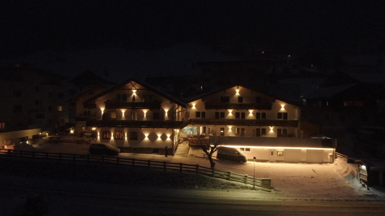 Alpen Gasthof Apartments Hohe Burg 堤林斯 外观 照片