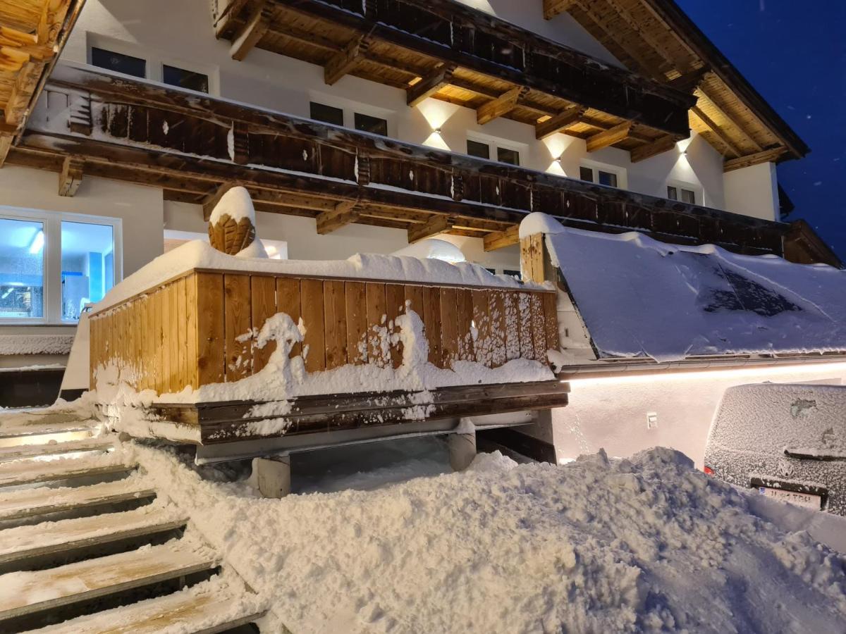 Alpen Gasthof Apartments Hohe Burg 堤林斯 外观 照片