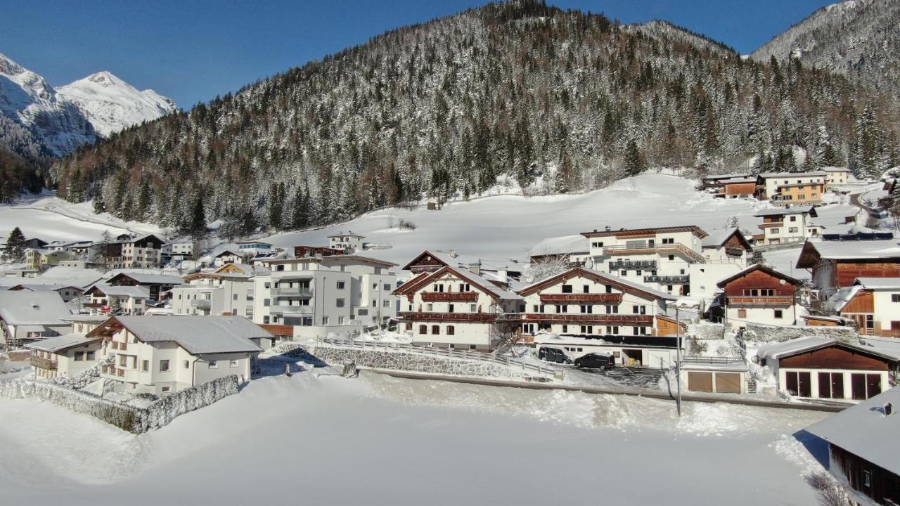 Alpen Gasthof Apartments Hohe Burg 堤林斯 外观 照片