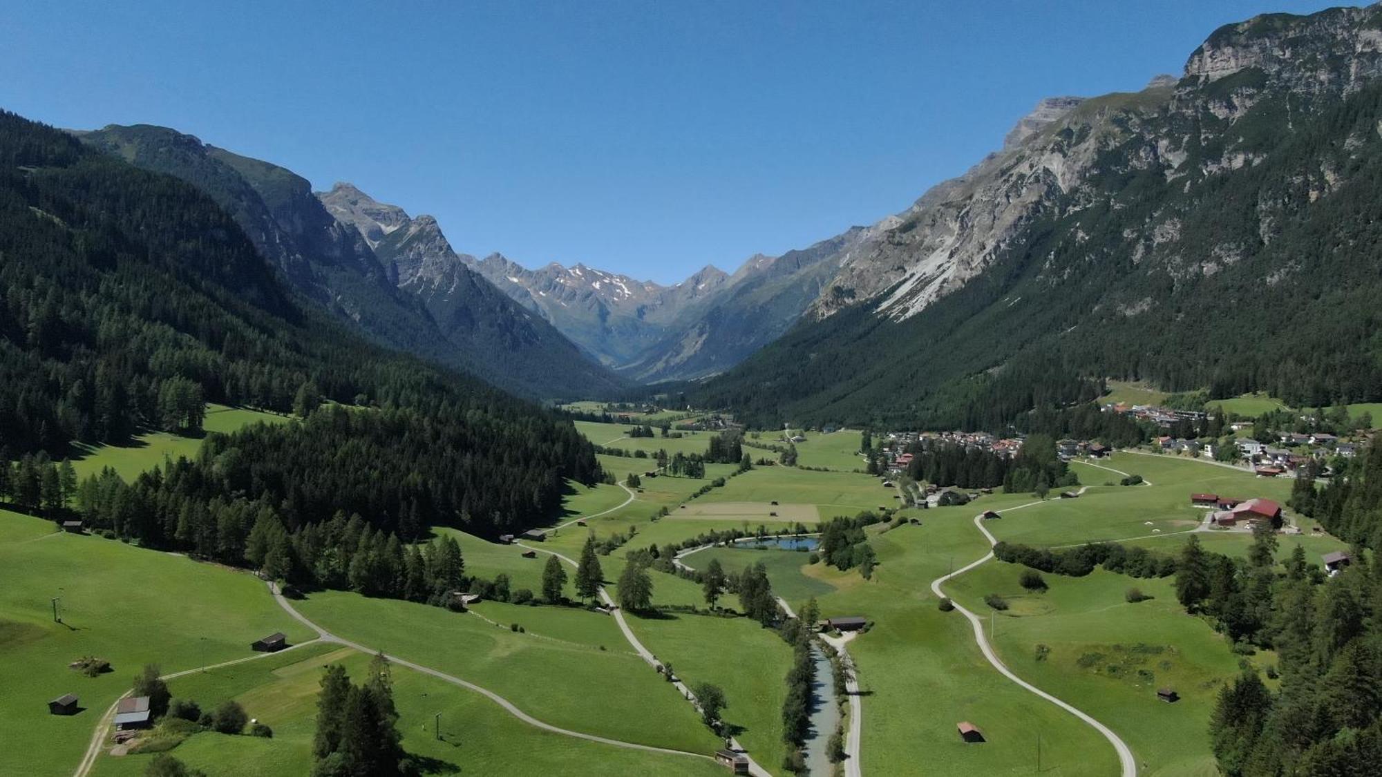 Alpen Gasthof Apartments Hohe Burg 堤林斯 外观 照片