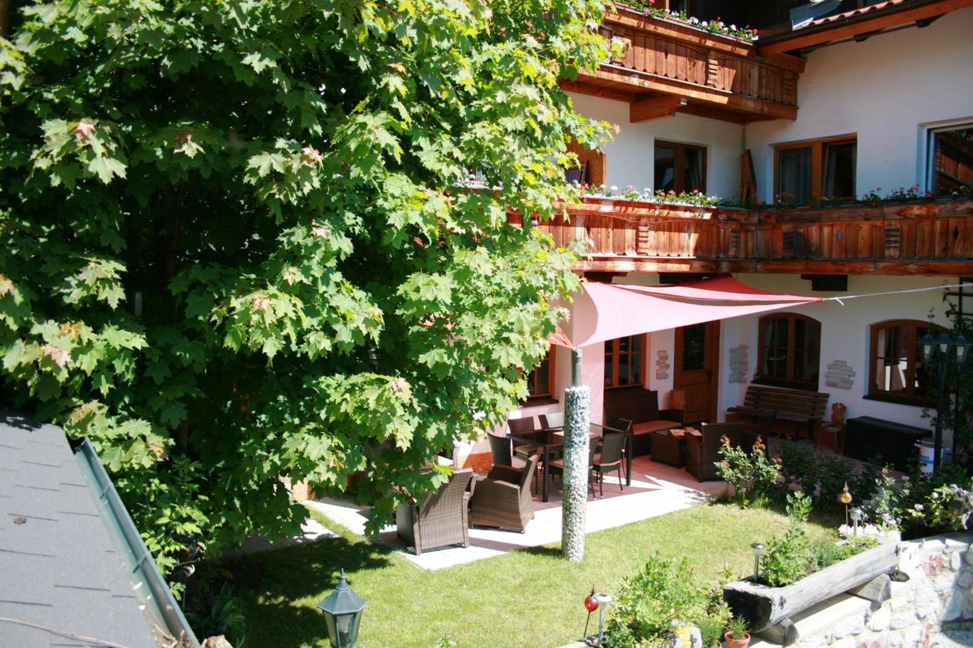 Alpen Gasthof Apartments Hohe Burg 堤林斯 外观 照片